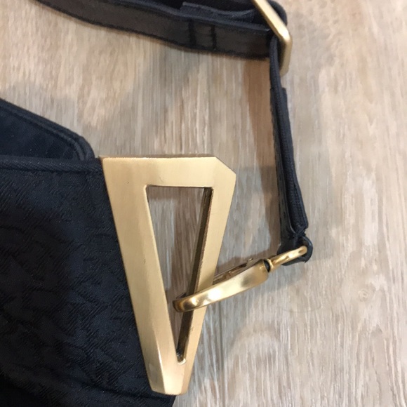 DKNY - Picture 5 of 9